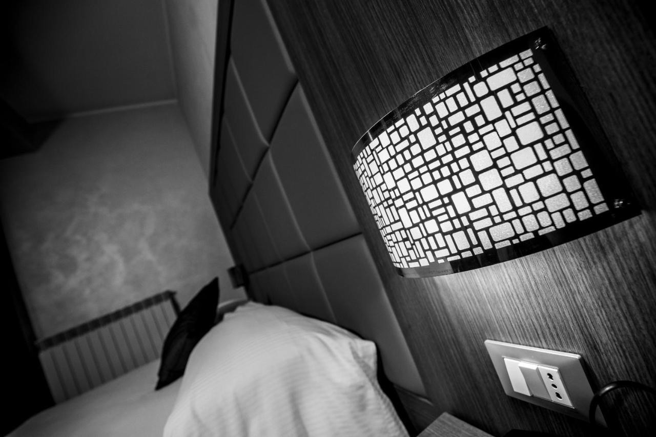 Hotel La Compagnia Del Viaggiatore LʼAquila Exterior foto