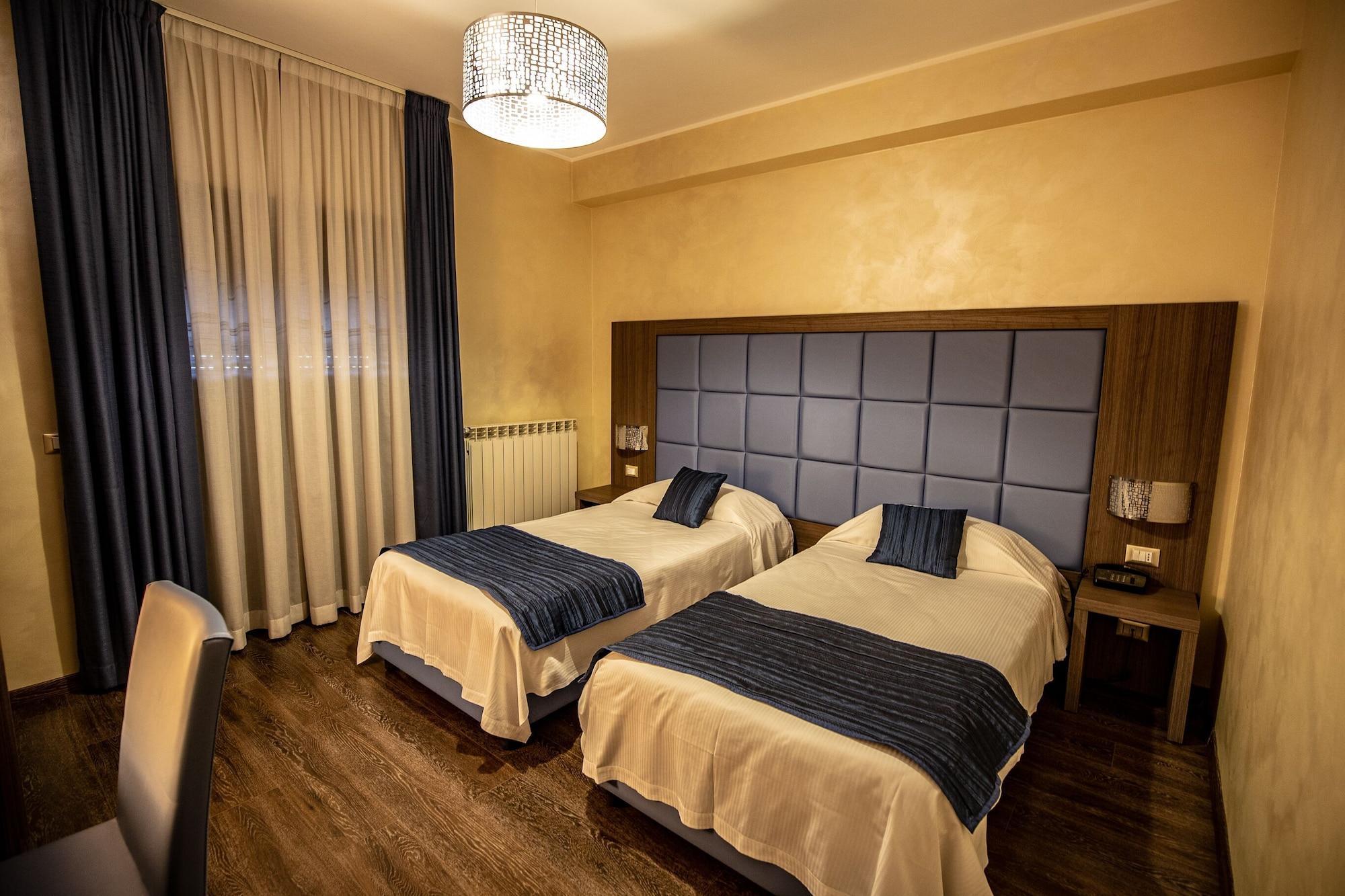 Hotel La Compagnia Del Viaggiatore LʼAquila Exterior foto