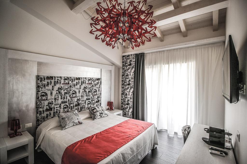 Hotel La Compagnia Del Viaggiatore LʼAquila Exterior foto
